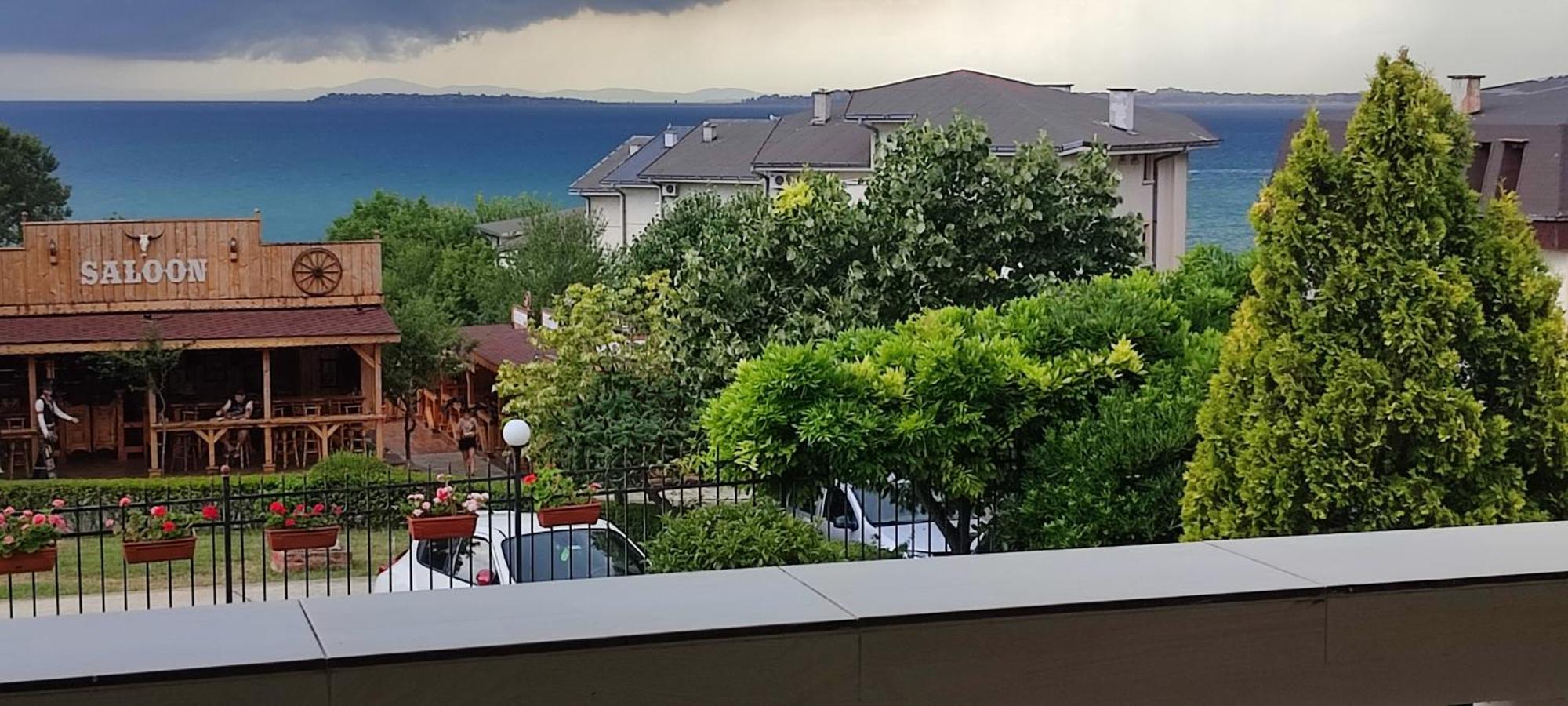 Dom-El Real Apartments 4 - Święty Włas Zewnętrze zdjęcie