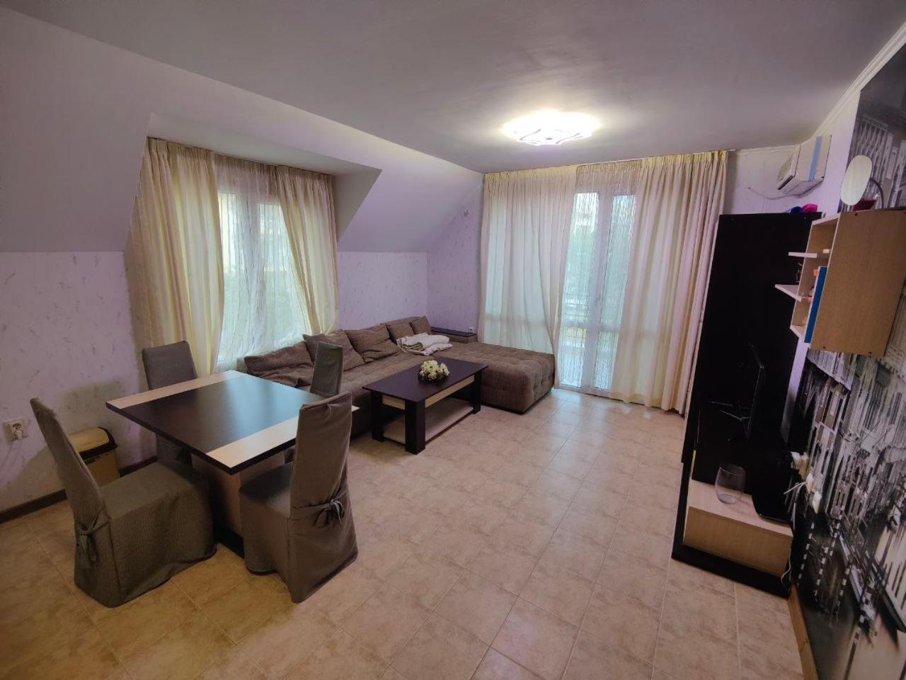 Dom-El Real Apartments 4 - Święty Włas Zewnętrze zdjęcie
